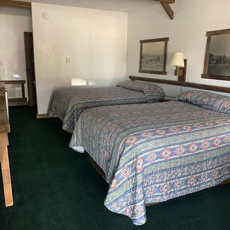 Bunkhouse Motel Guernsey Extérieur photo